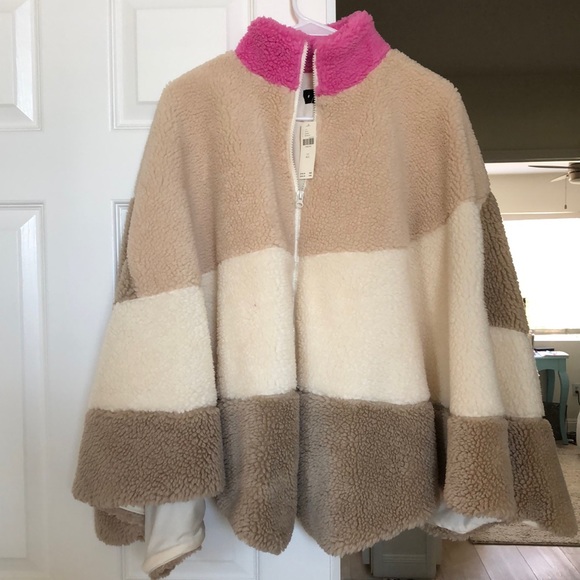 Cape - Picture 1 of 3